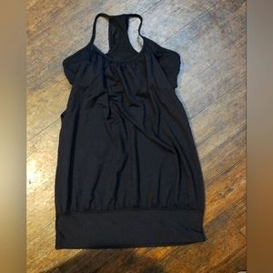 Woman's Lululemon tank top size 6(small)